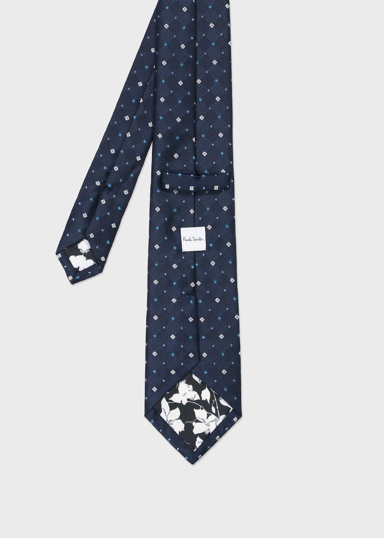 "Geometric Motif" タイ