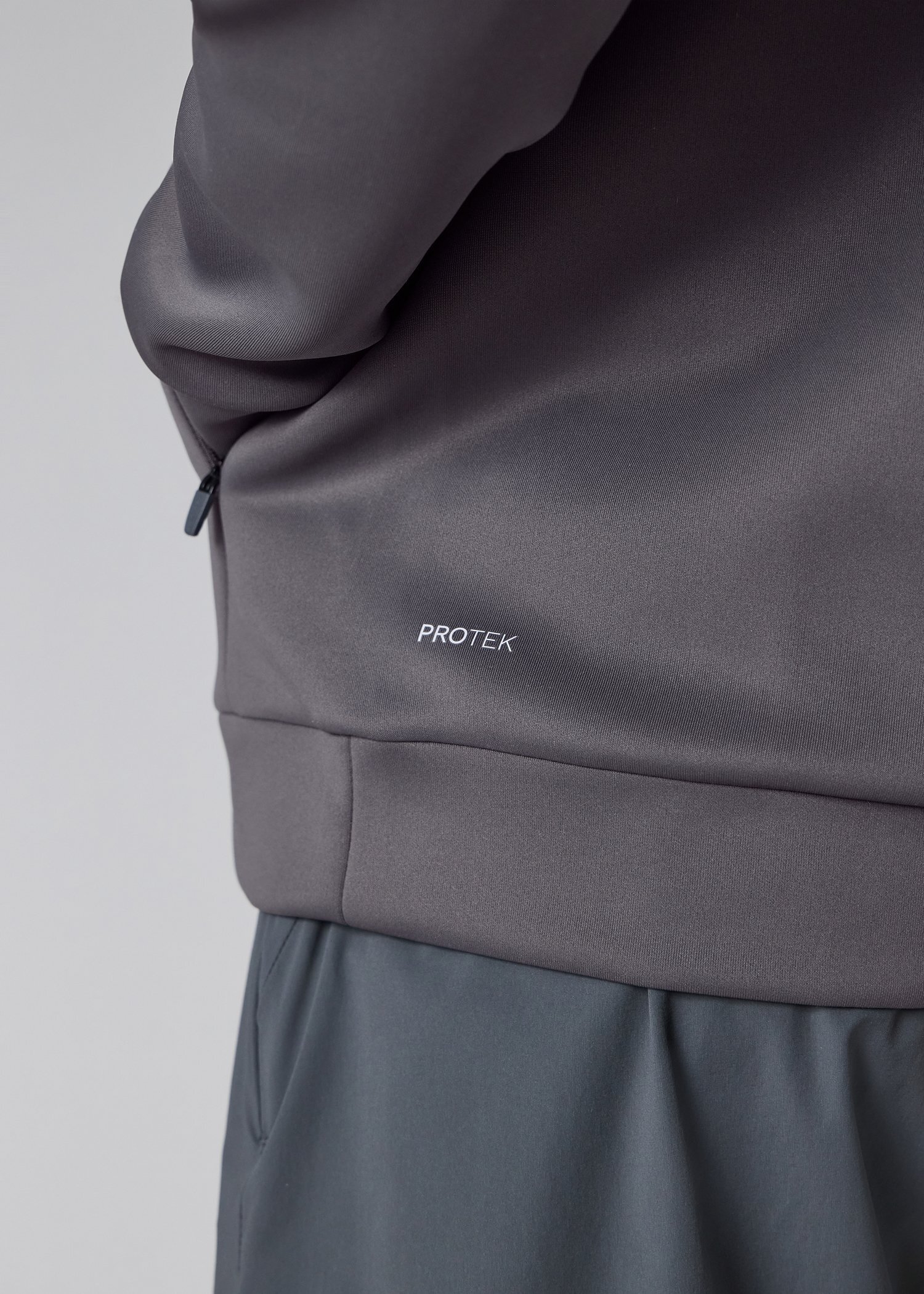 Paul Smith ＋ Castore テクニカル クオータージップ カットソー