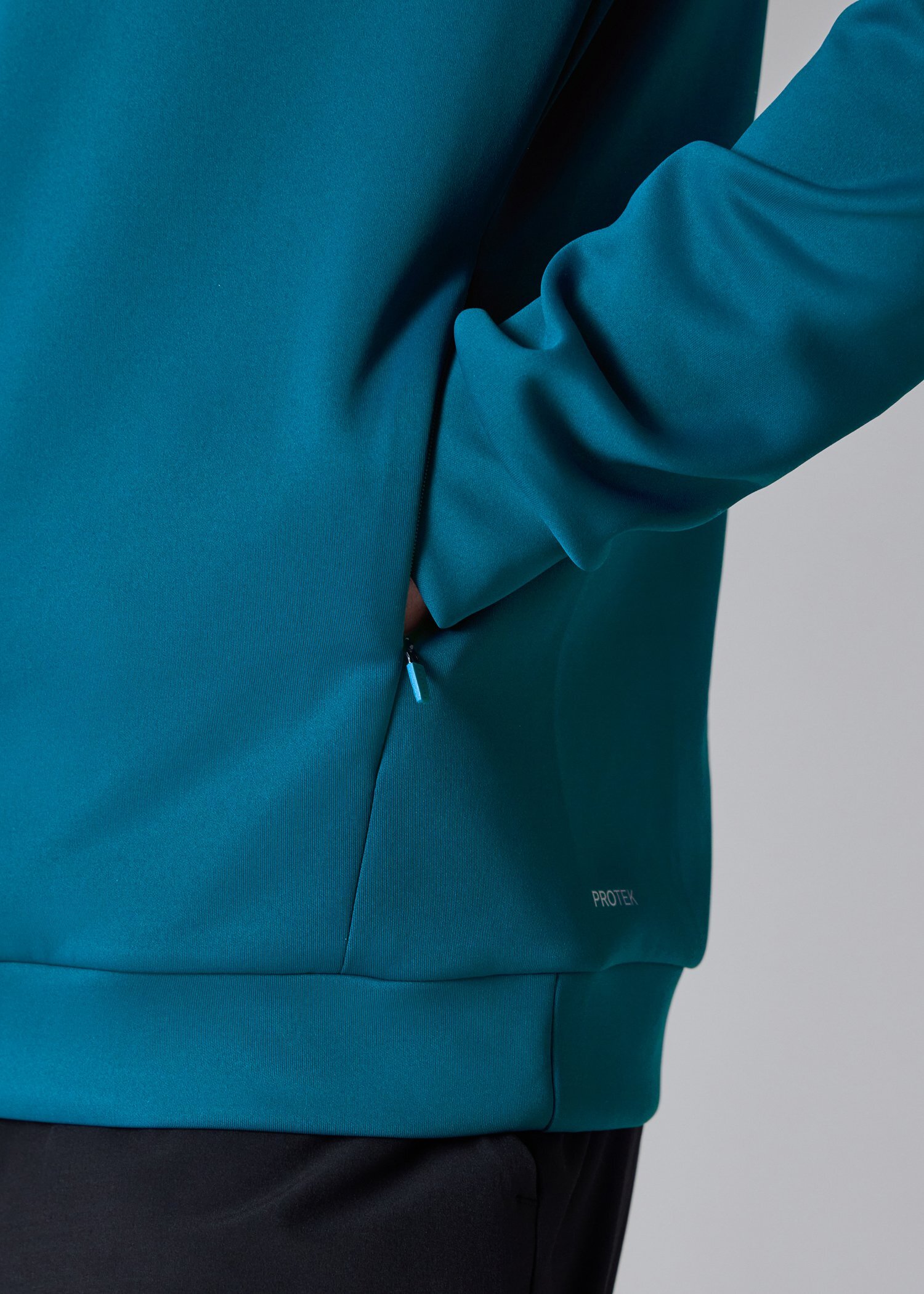 Paul Smith ＋ Castore テクニカル クオータージップ カットソー