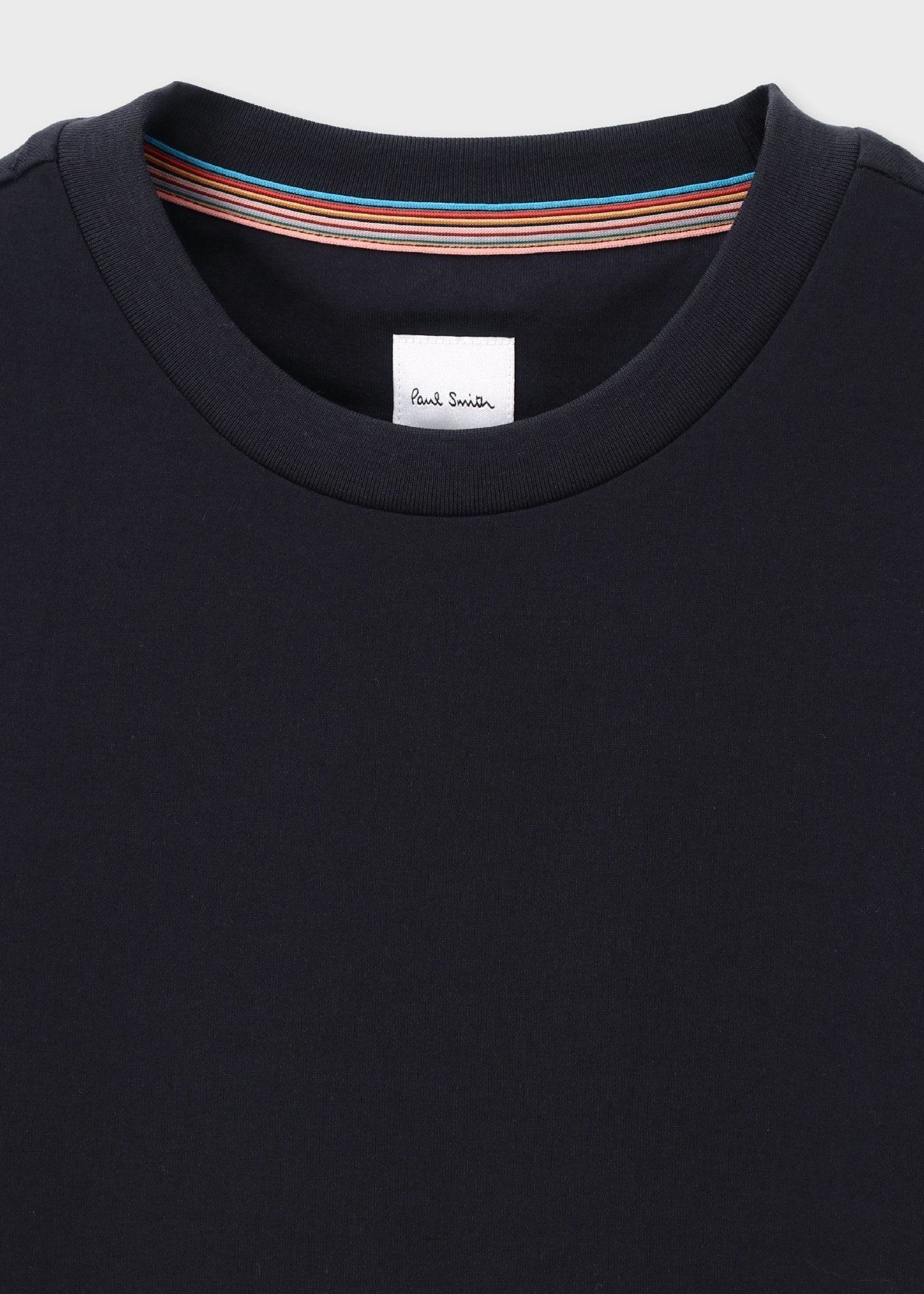 "Travel Stories" エンブロイダード Tシャツ