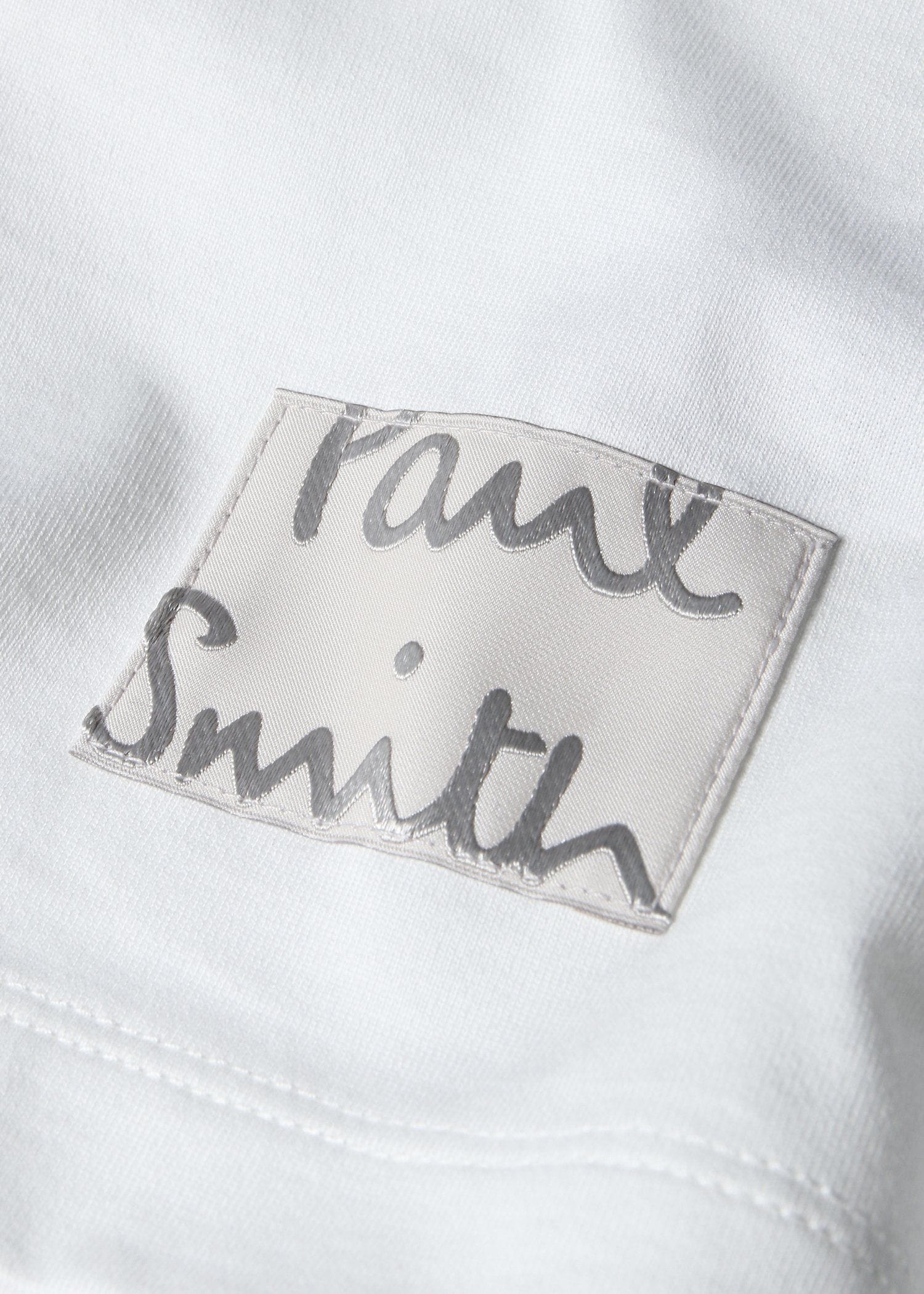 "Cropped logo" 半袖Tシャツ