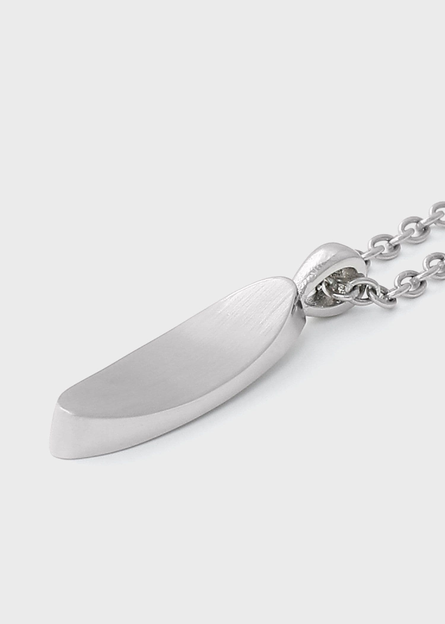 "Curved Oval" ネックレス