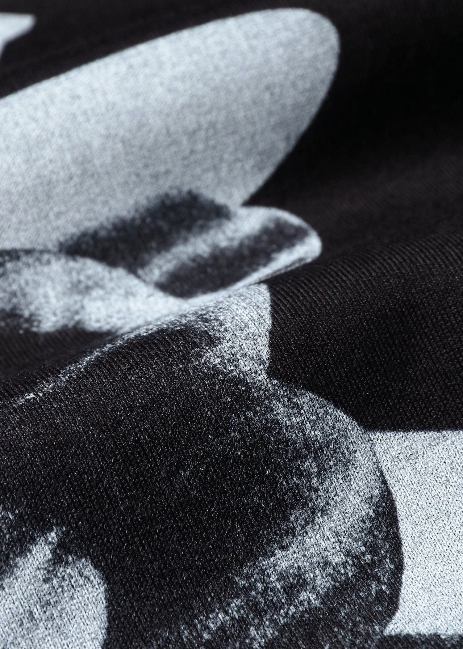 "Monochrome Daisy" 半袖Tシャツ