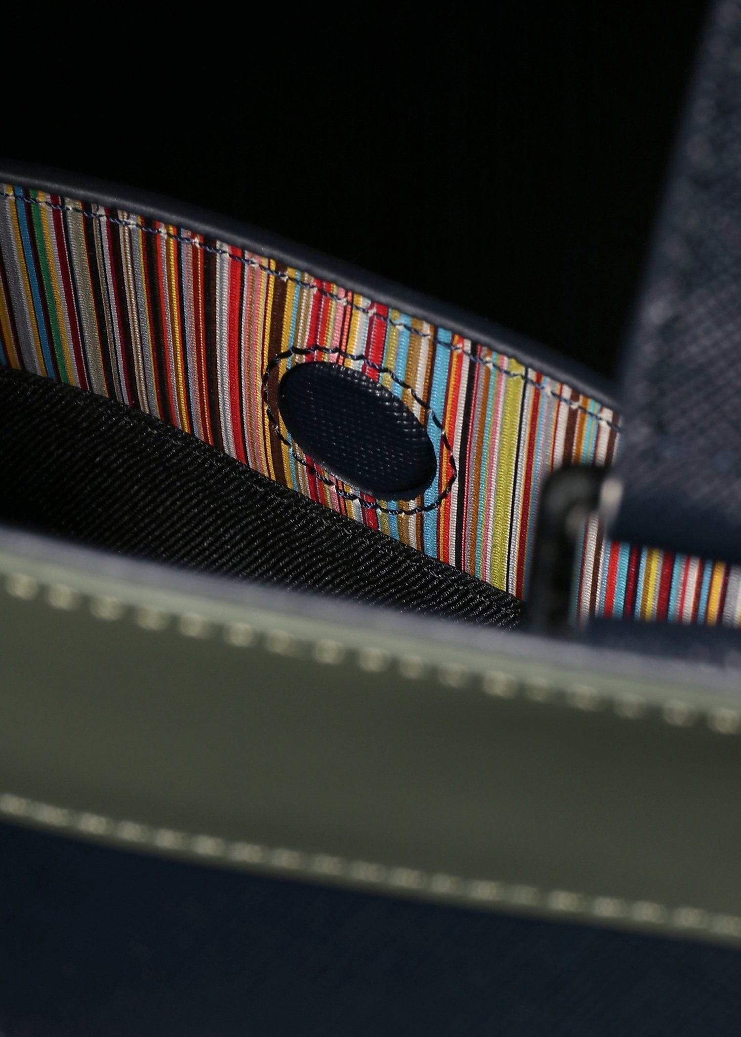 【Paul Smith】トートバッグ シグネチャーストライプ バルーン シグネチャーストライププラー トートバッグ（ネイビー） ｜ポール・スミス